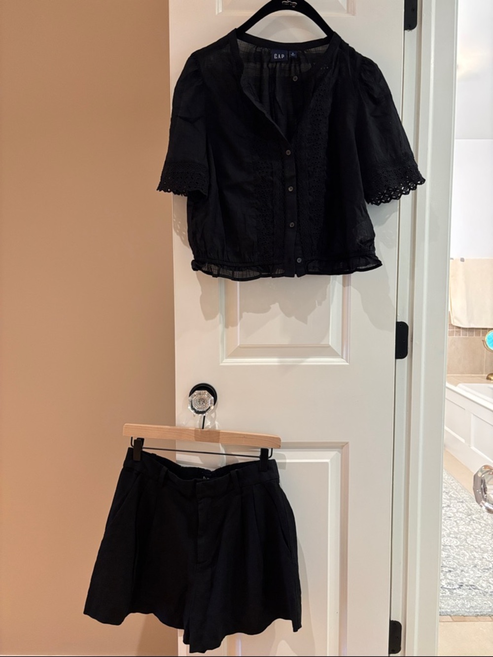 GAP Black Cotton Eyelet Cropped Blouse and 365 Linen Pleated Shorts Set